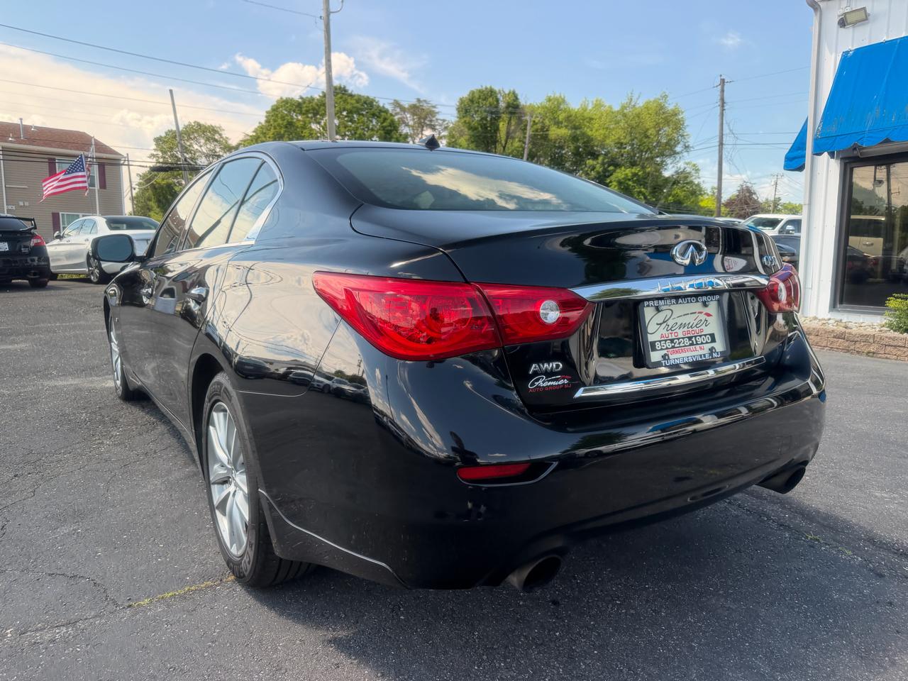 Infiniti Q50  2015