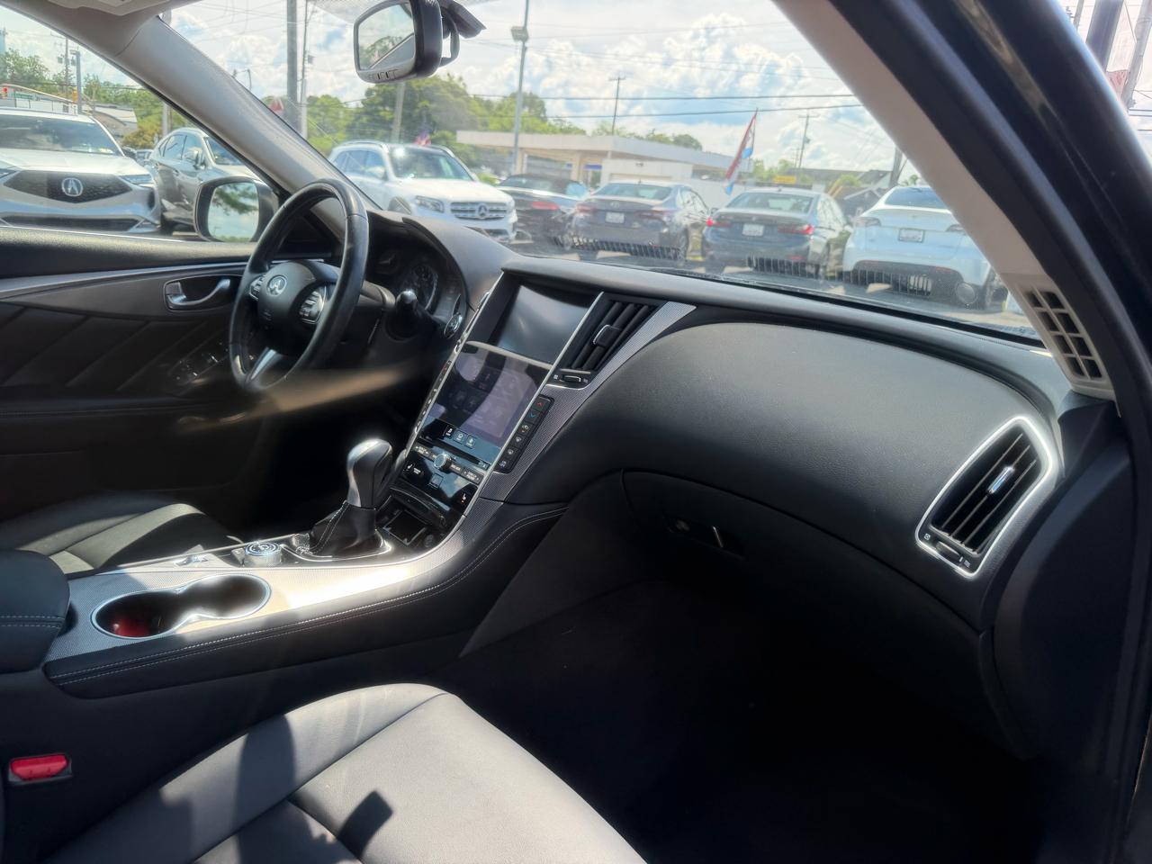 Infiniti Q50  2015