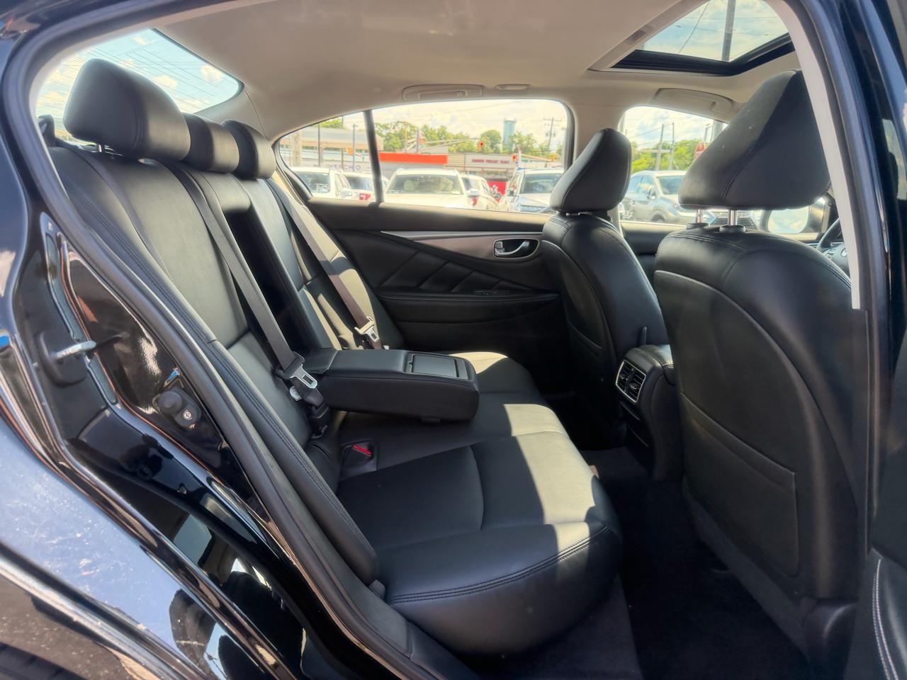 Infiniti Q50  2015