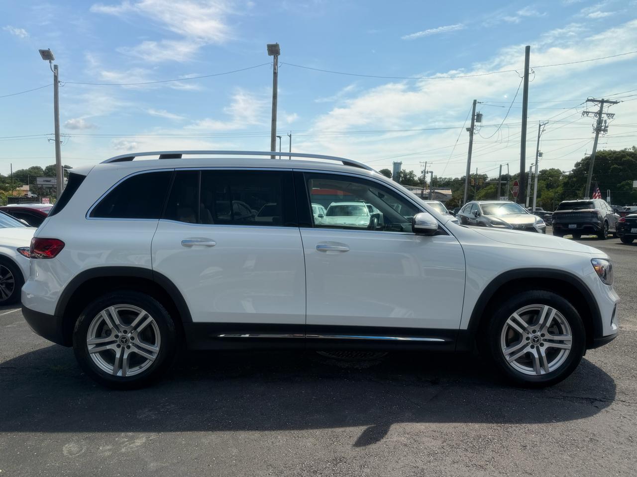 Mercedes-Benz GLB  2021