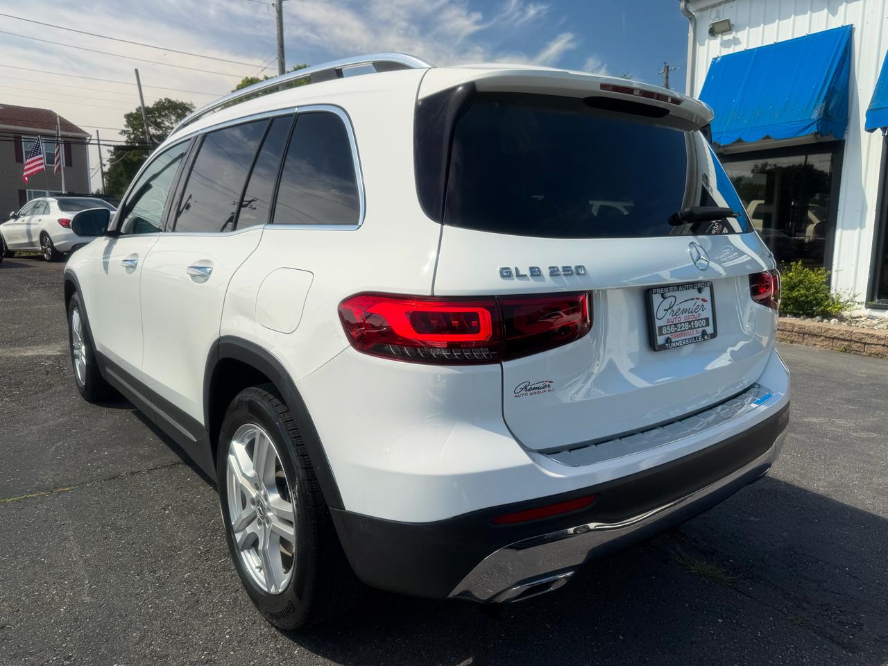 Mercedes-Benz GLB  2021