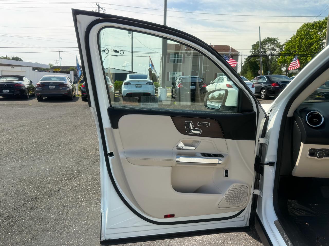 Mercedes-Benz GLB  2021