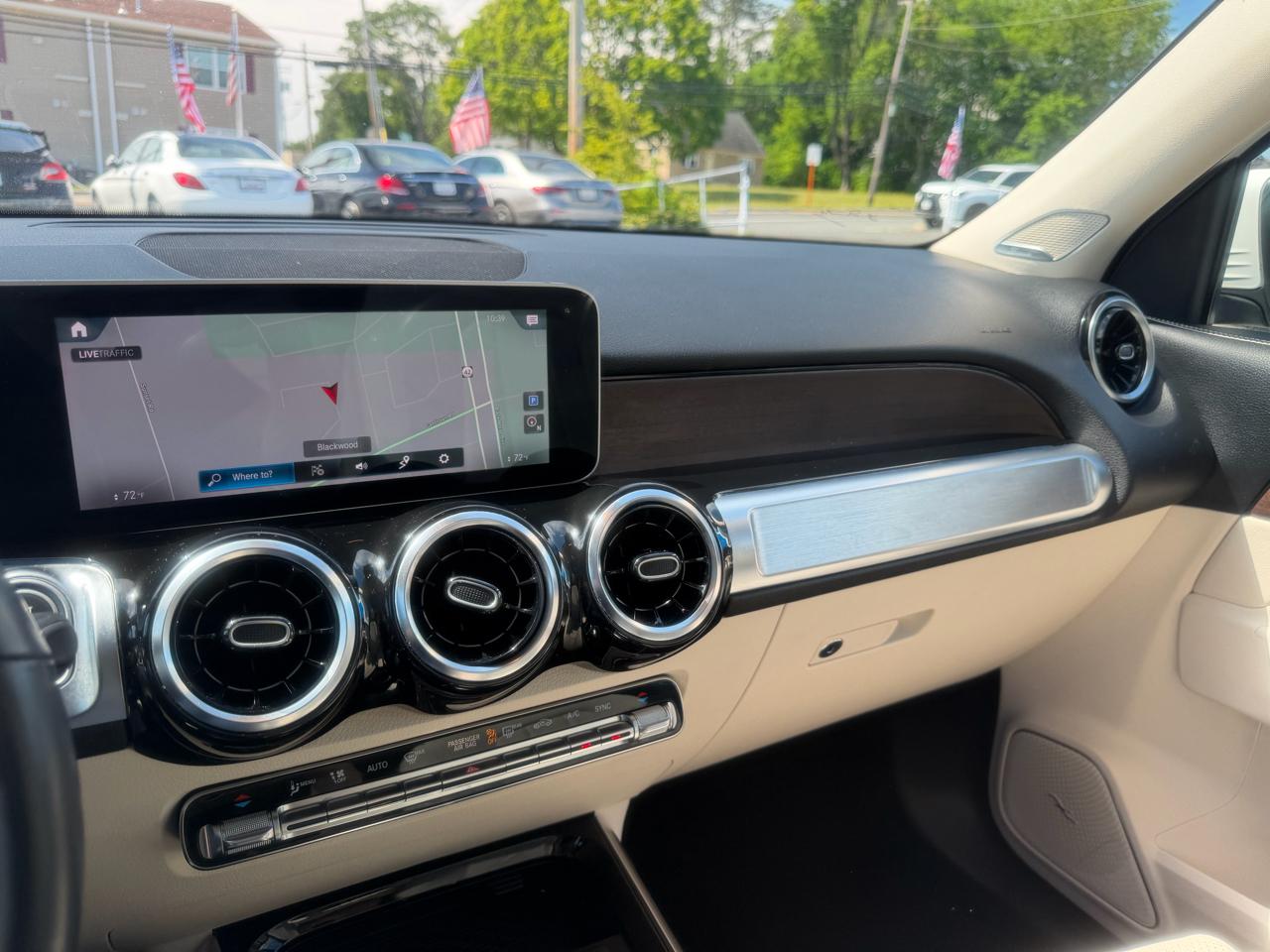 Mercedes-Benz GLB  2021