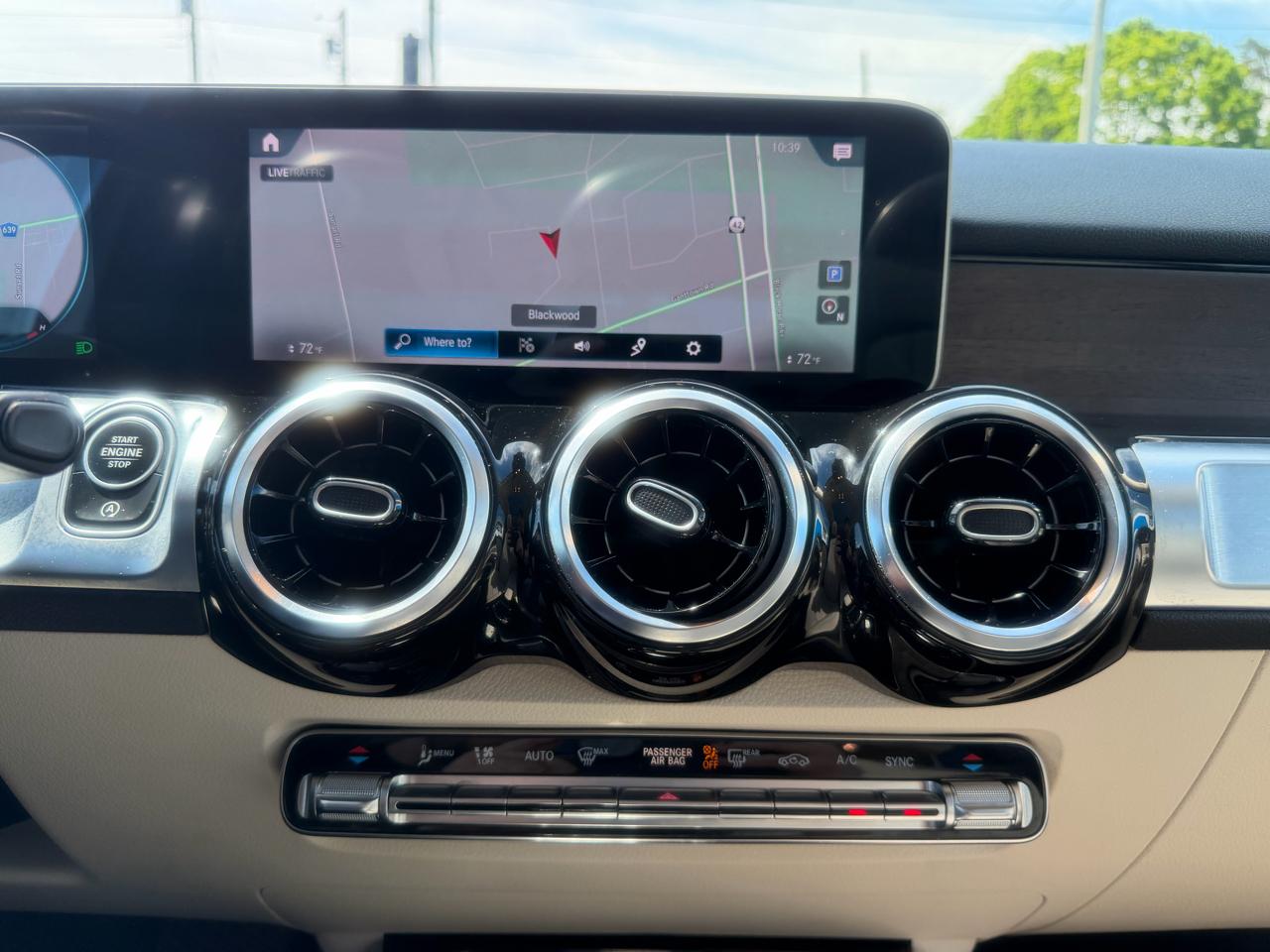 Mercedes-Benz GLB  2021