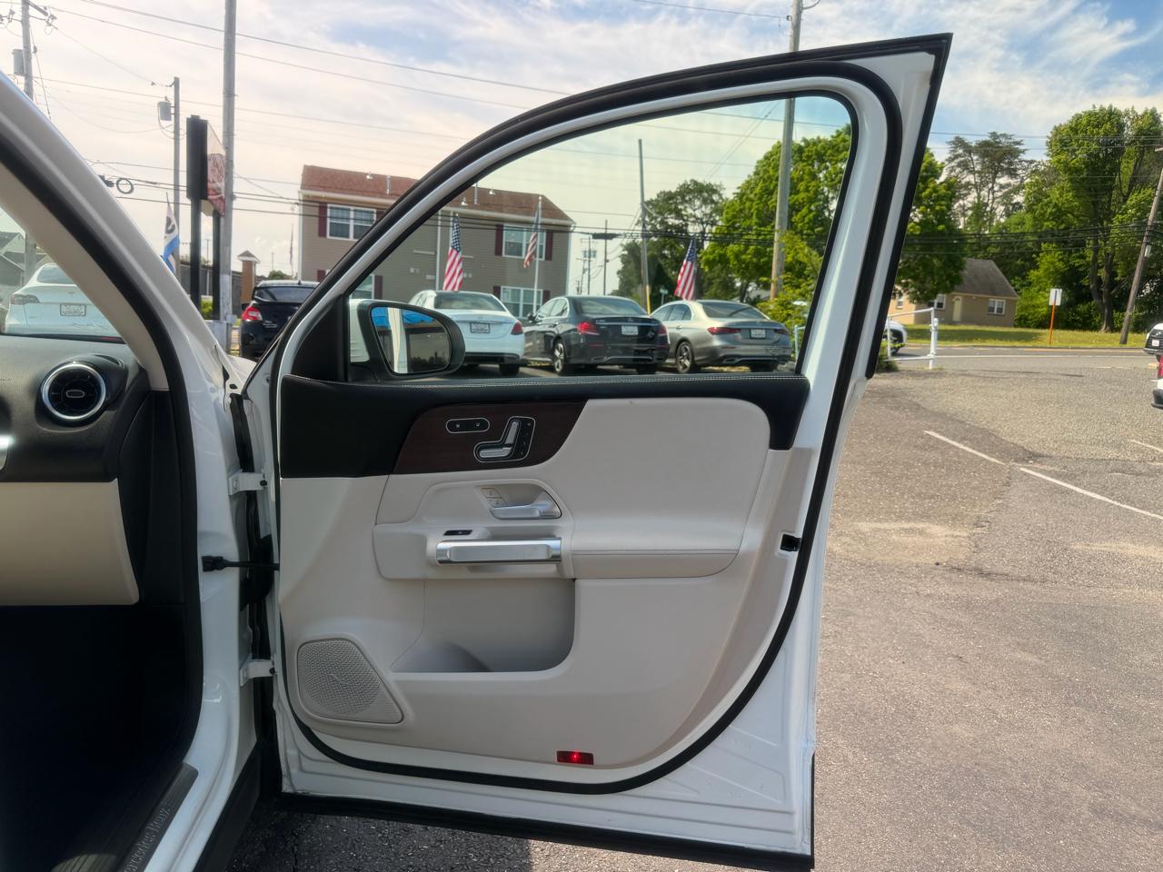 Mercedes-Benz GLB  2021