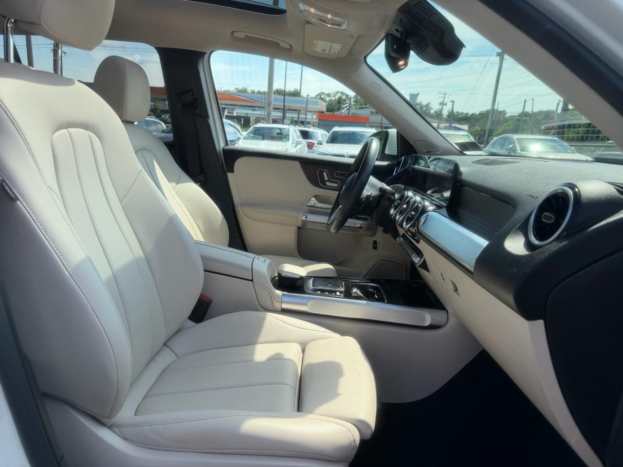 Mercedes-Benz GLB  2021