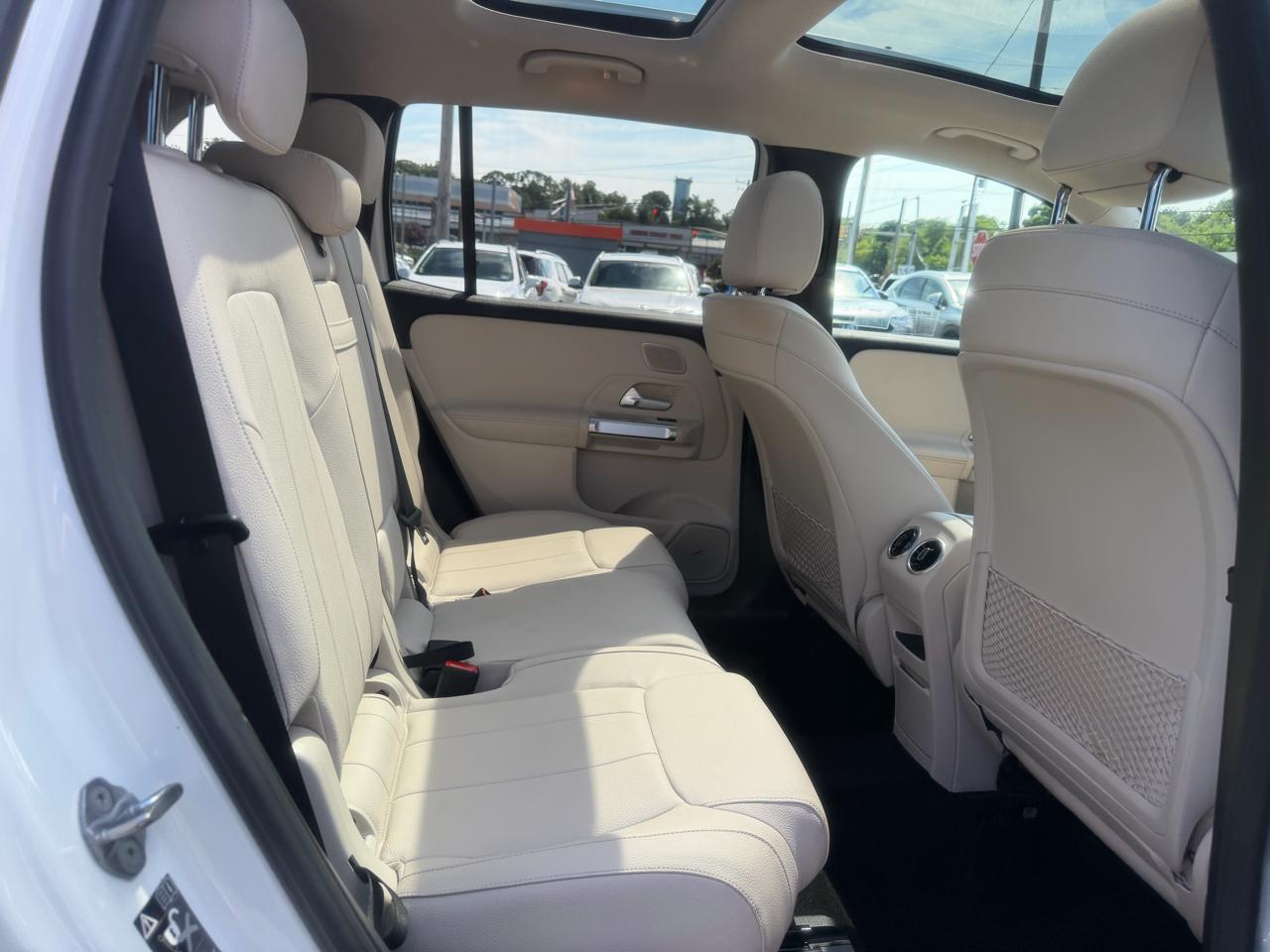Mercedes-Benz GLB  2021