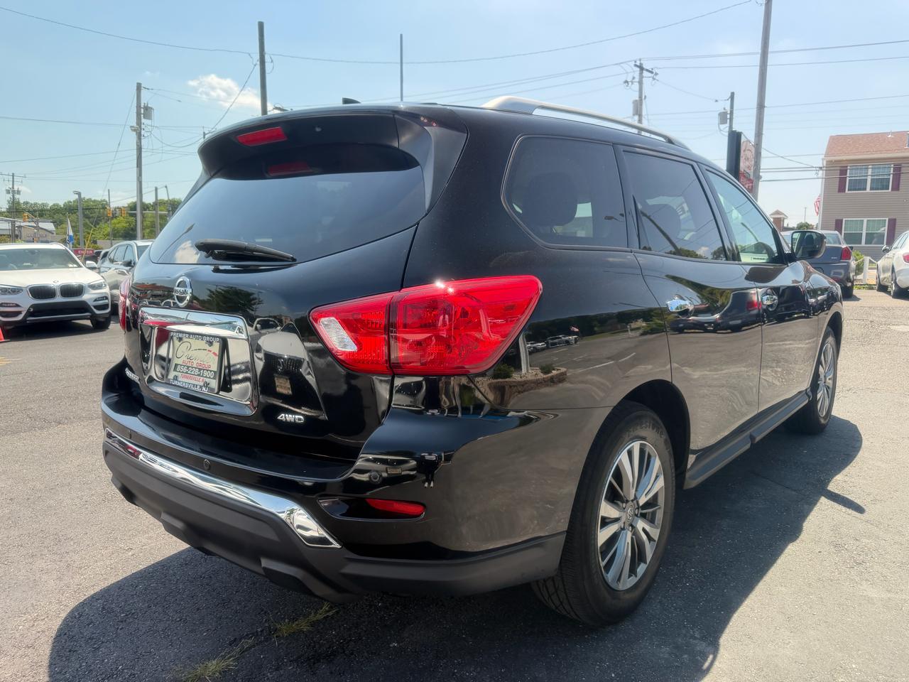 Nissan Pathfinder  2019