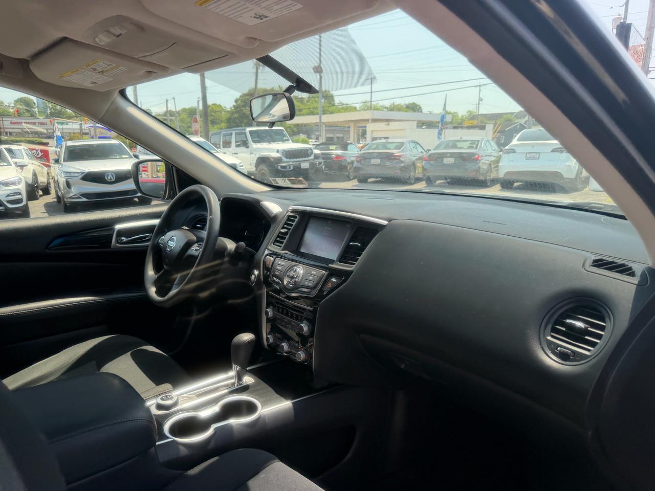Nissan Pathfinder  2019
