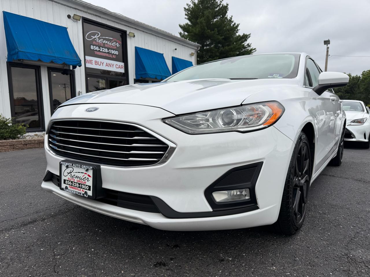 White 2019 Ford Fusion Sedan Front-Wheel Drive 6-Speed Automatic