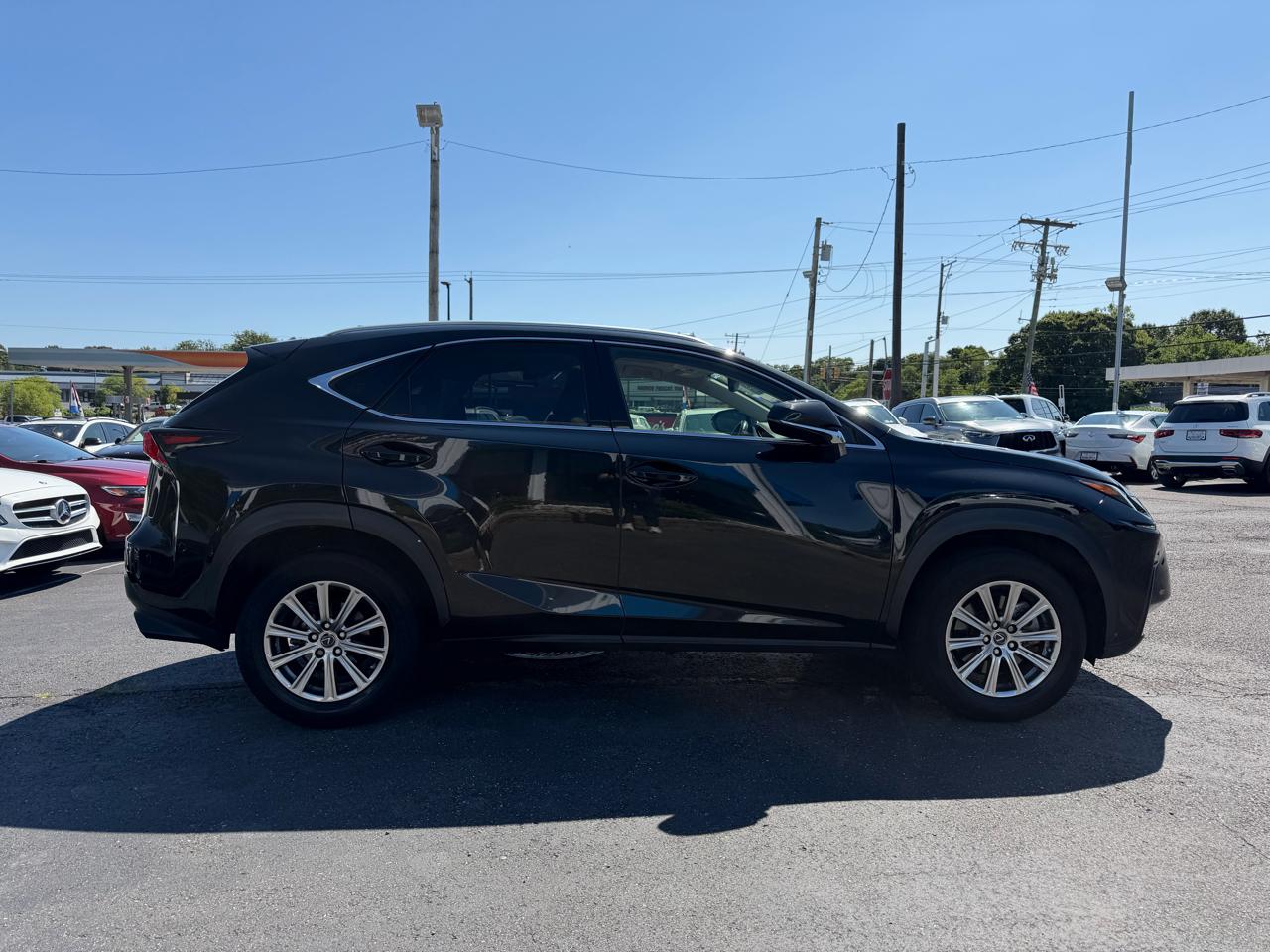 Lexus NX  2021