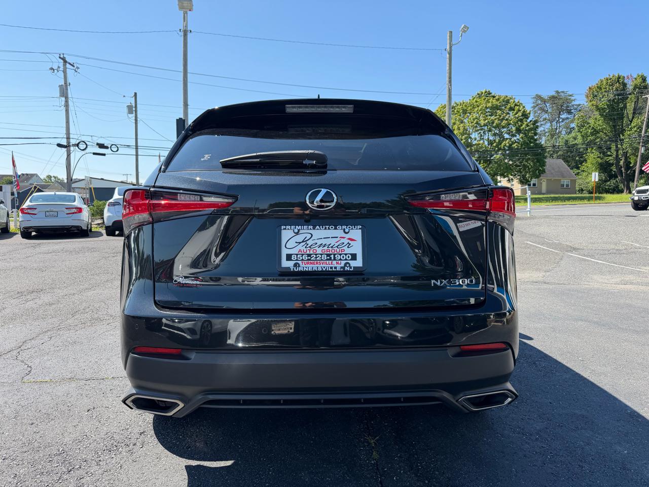 Lexus NX  2021