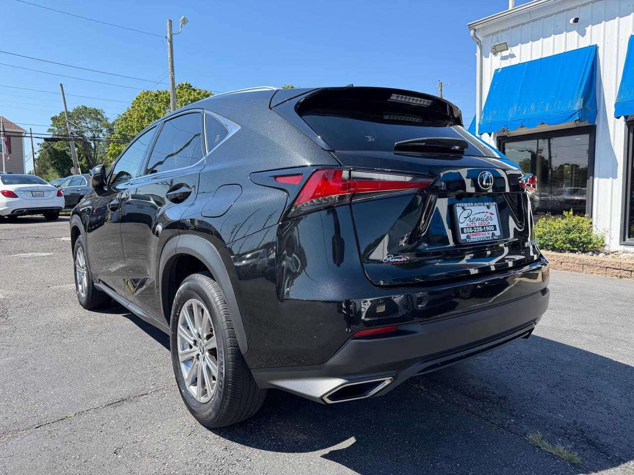 Lexus NX  2021