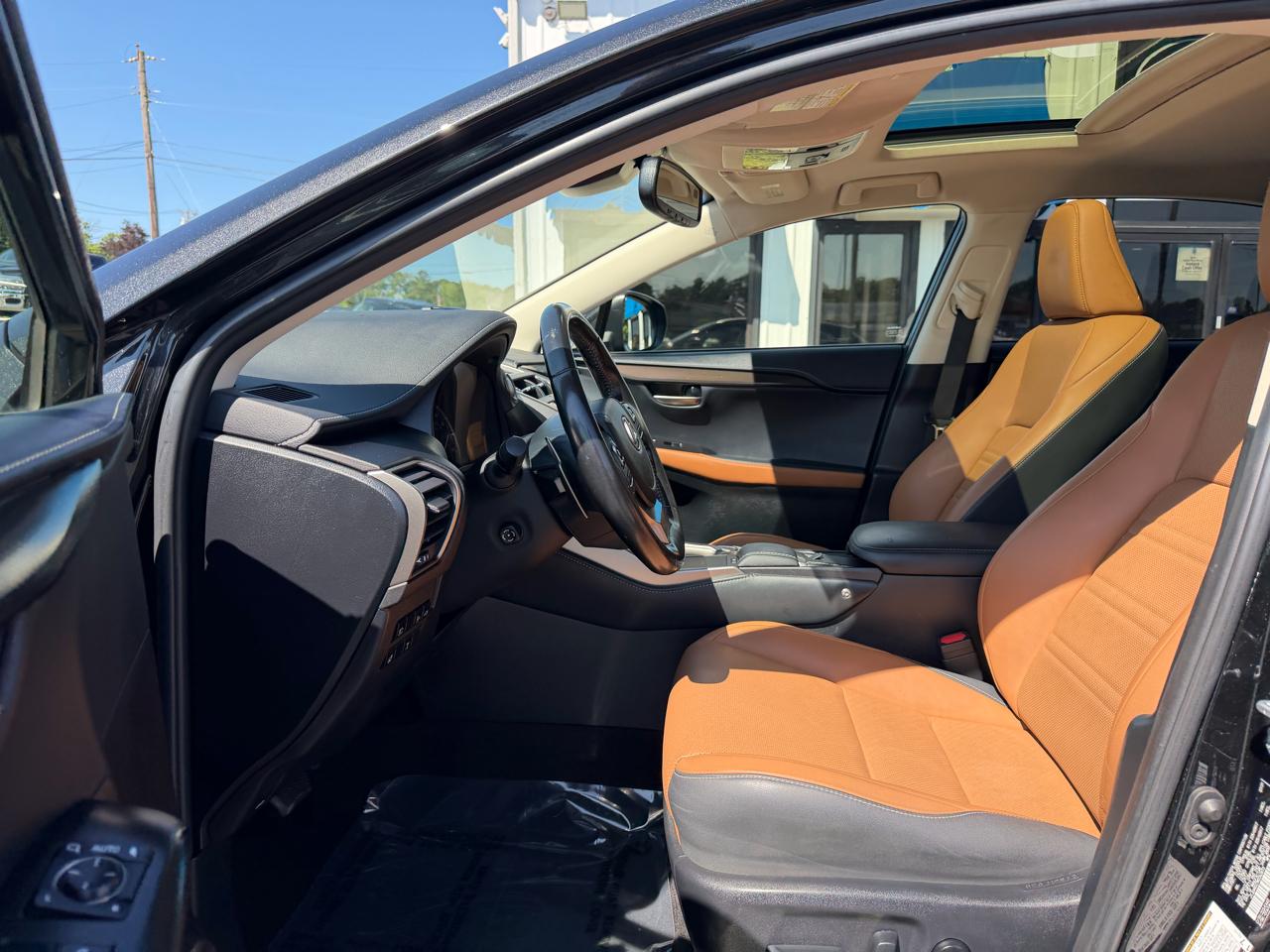 Lexus NX  2021