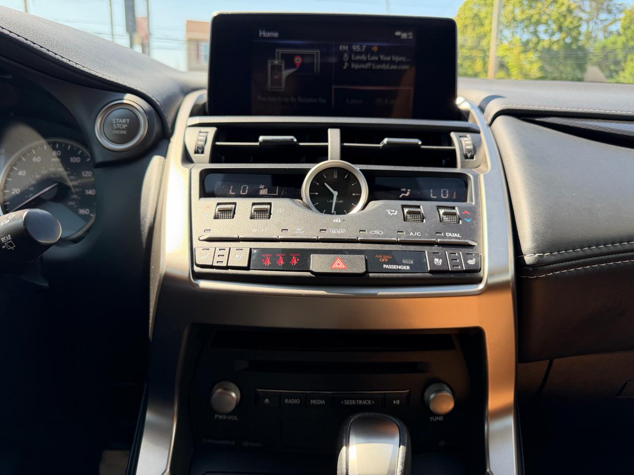 Lexus NX  2021
