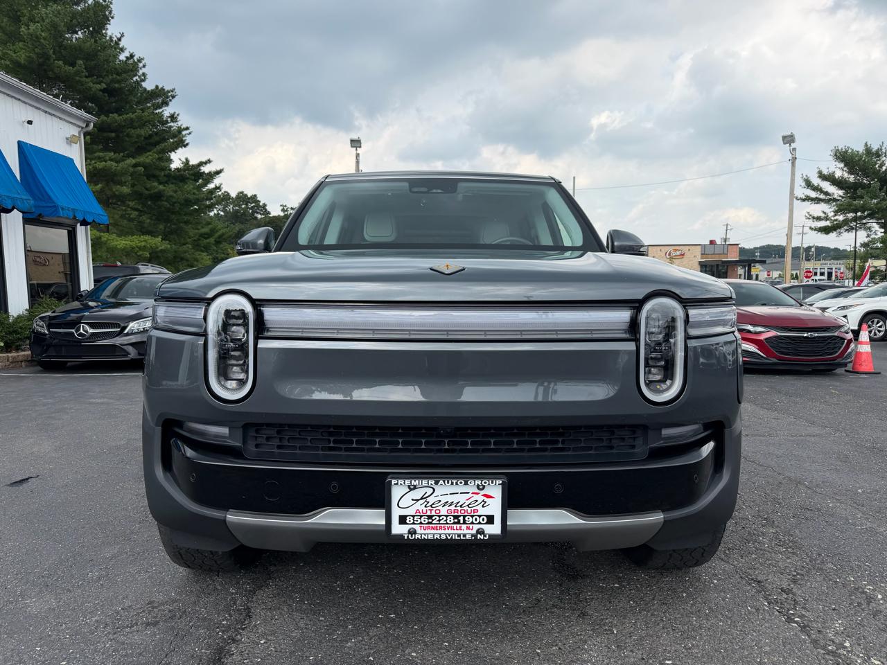 Rivian R1S  2025