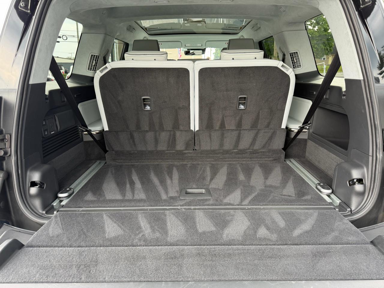 Rivian R1S  2025
