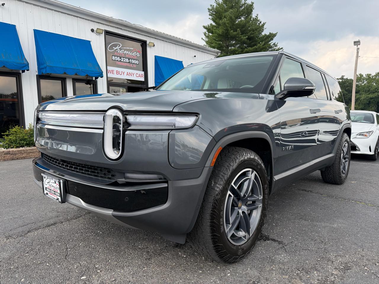 Rivian R1S  2025