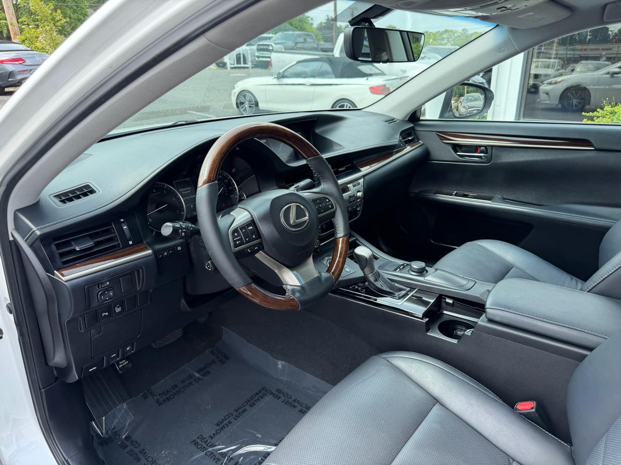 Lexus ES 350  2016