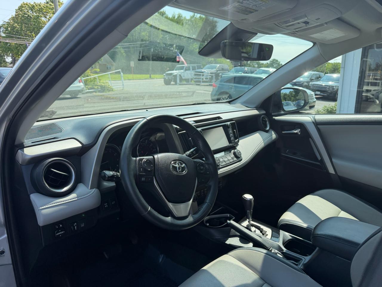 Toyota RAV4  2016