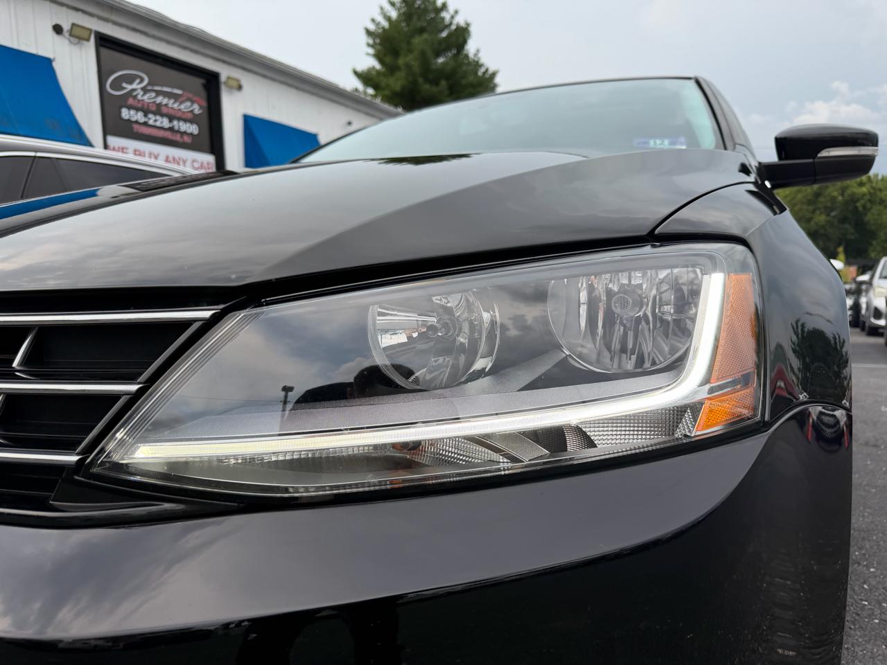 Volkswagen Jetta  2018