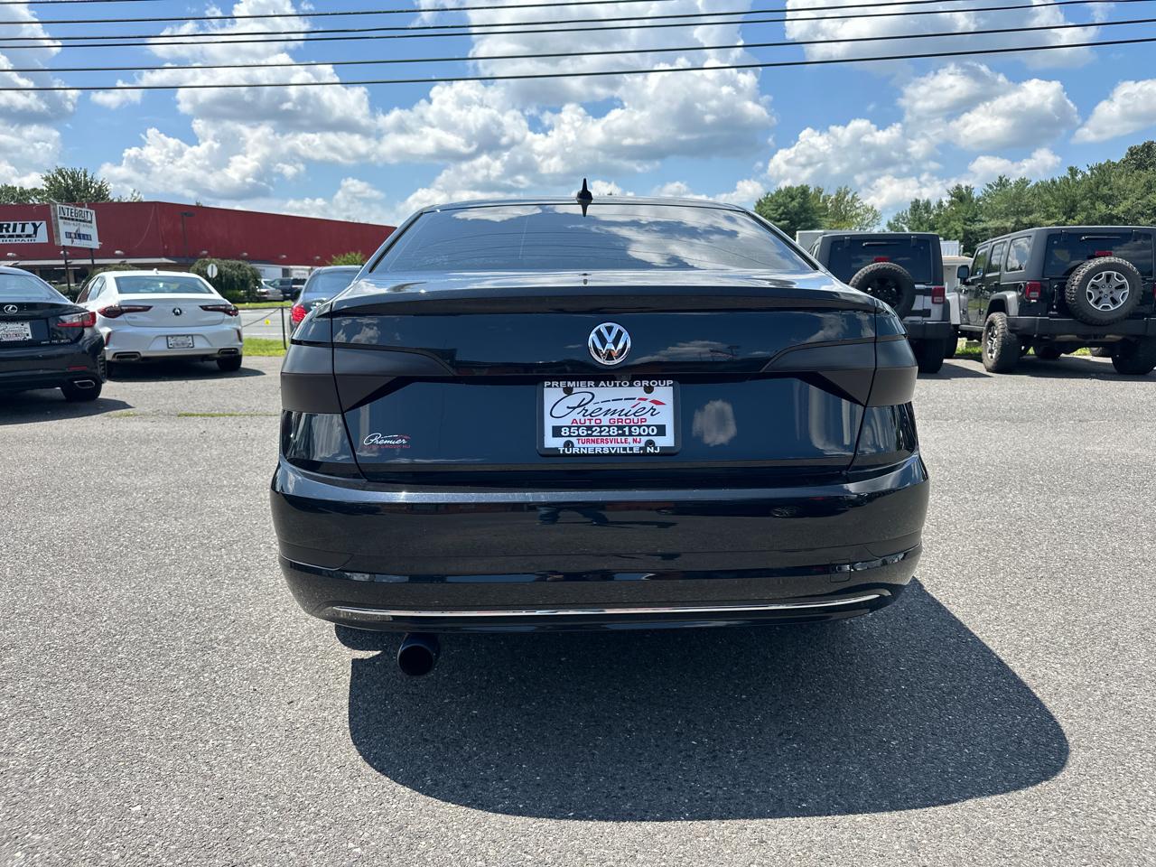 Volkswagen Jetta  2021