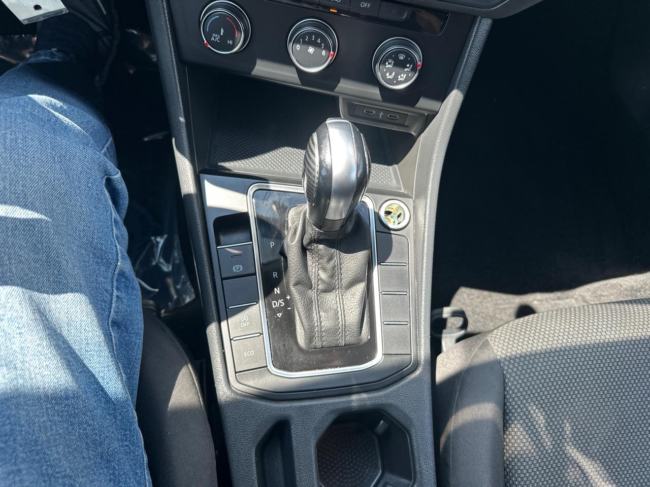 Volkswagen Jetta  2021