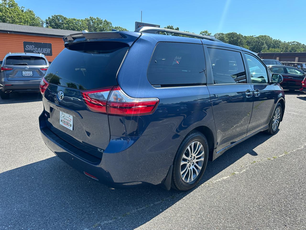 Toyota Sienna  2020