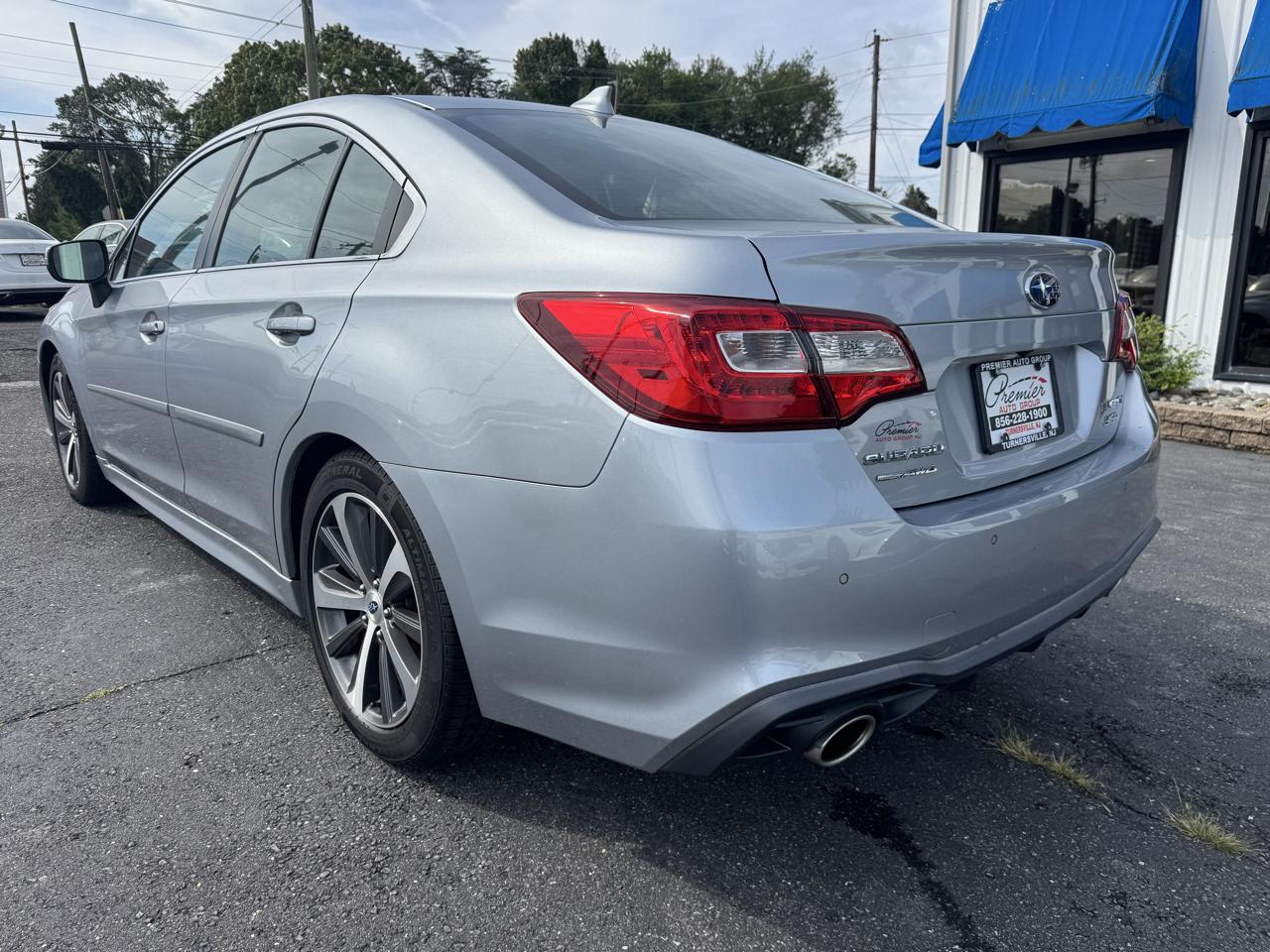 Subaru Legacy  2018