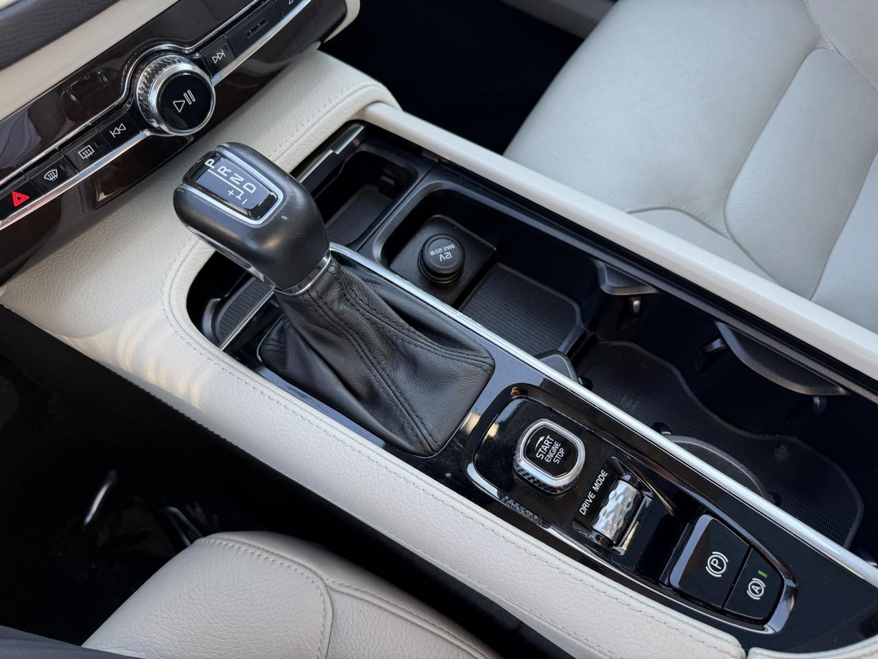 Volvo XC90  2019