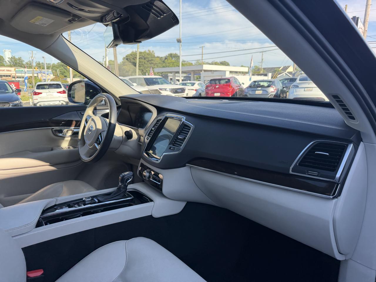 Volvo XC90  2019