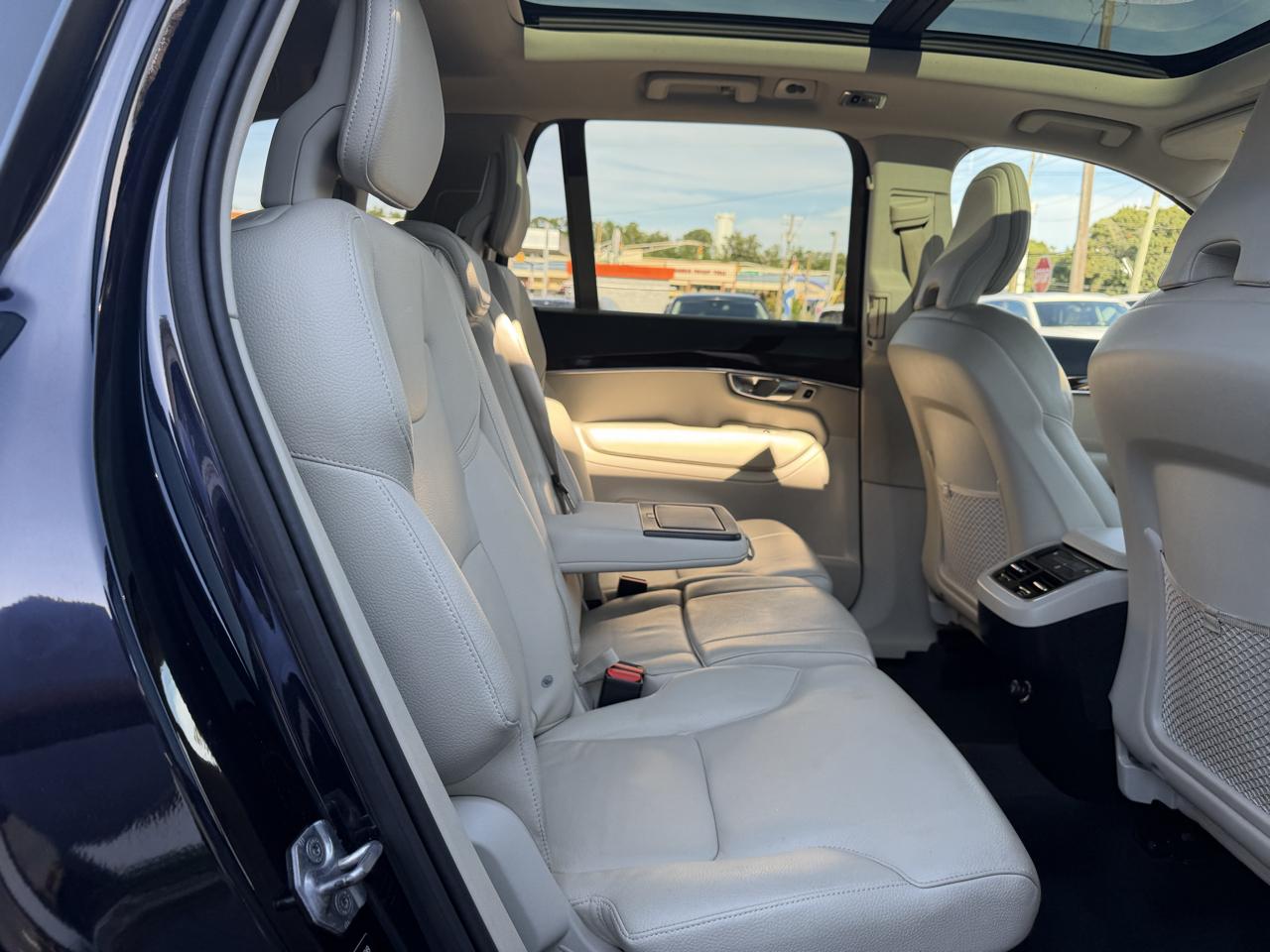 Volvo XC90  2019