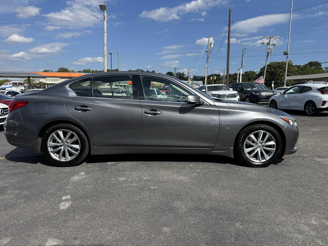 Infiniti Q50  2015