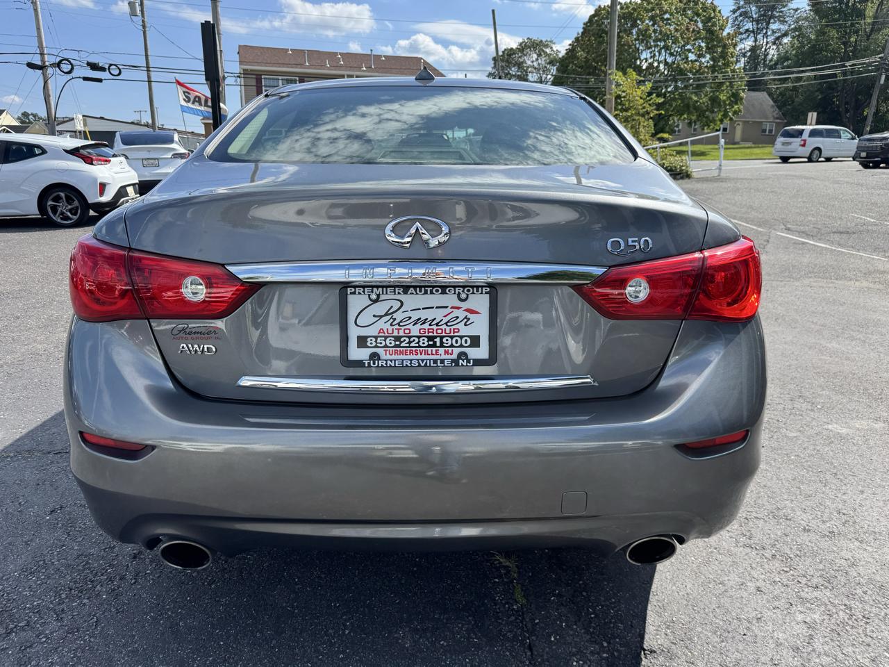 Infiniti Q50  2015