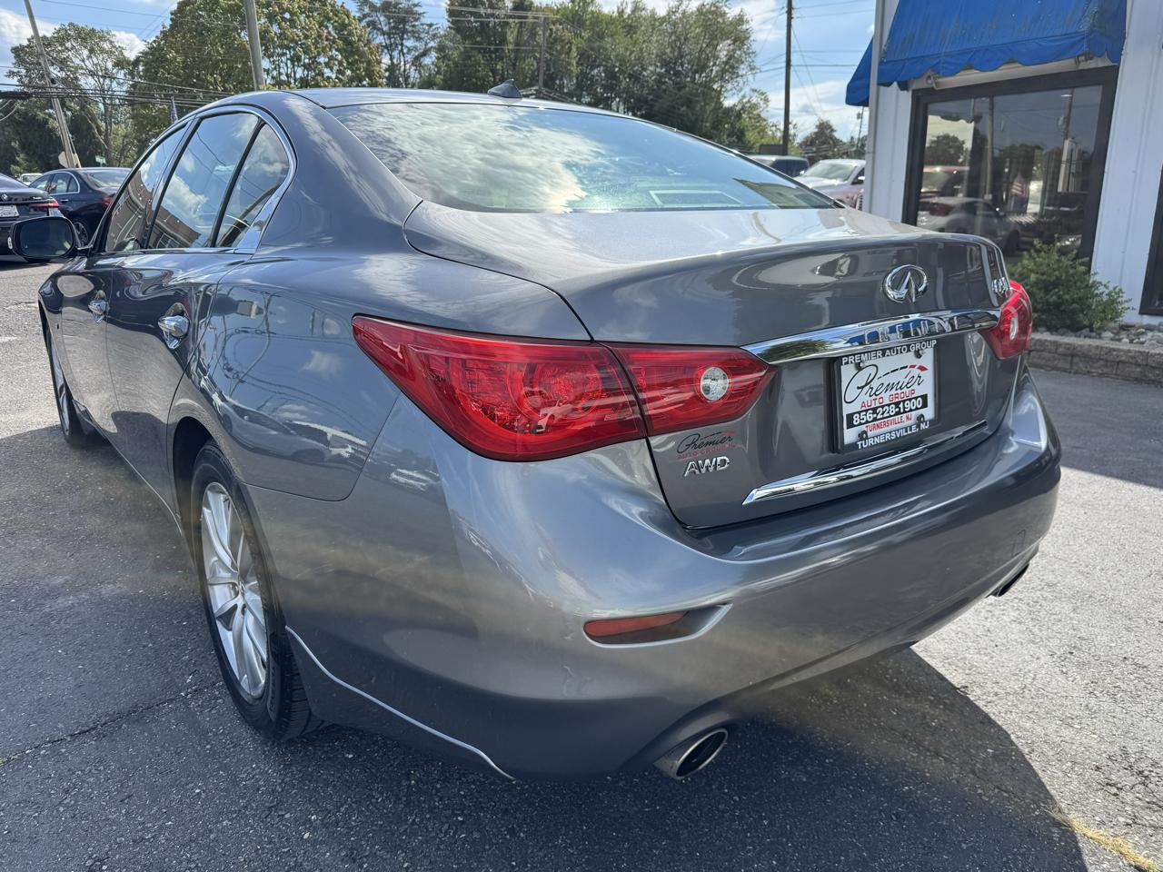 Infiniti Q50  2015