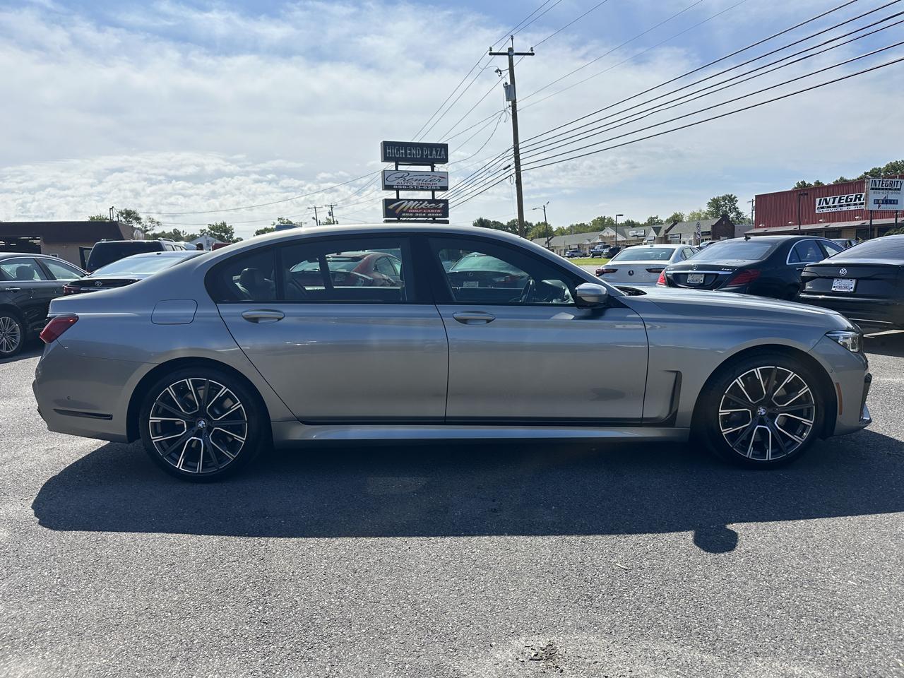 BMW 7 Series  2021