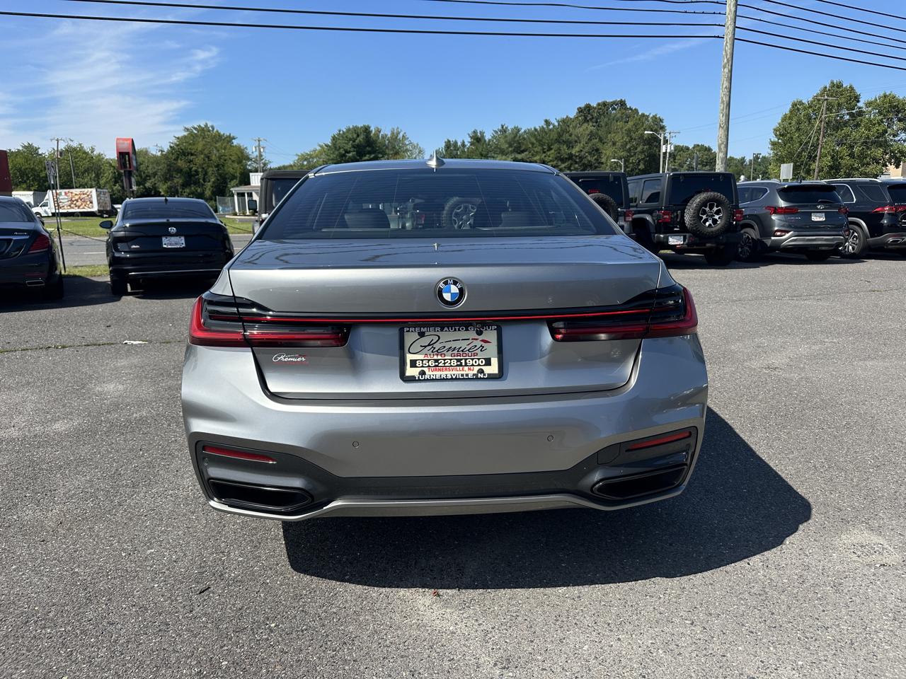 BMW 7 Series  2021
