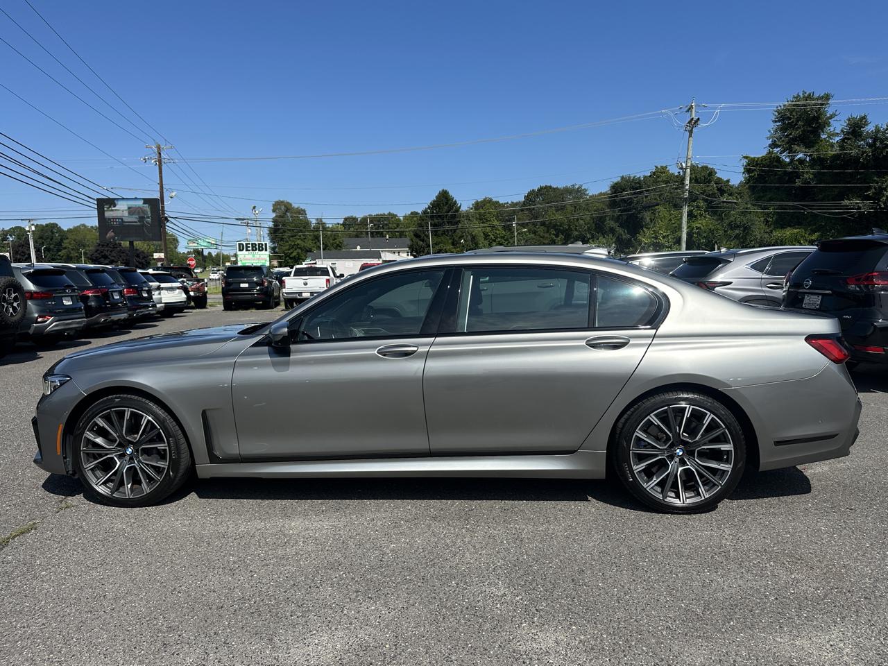 BMW 7 Series  2021