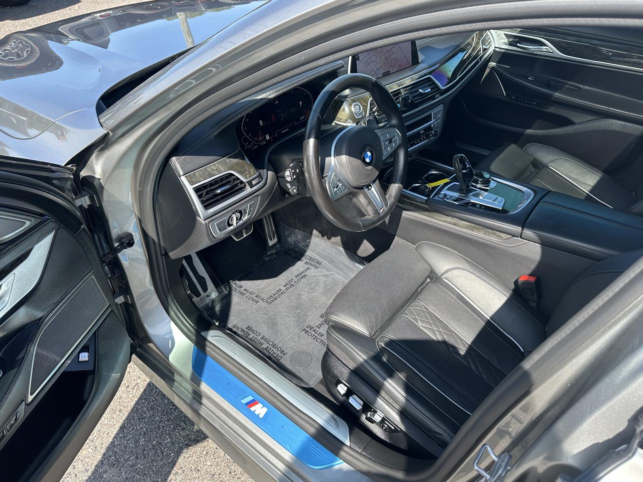 BMW 7 Series  2021