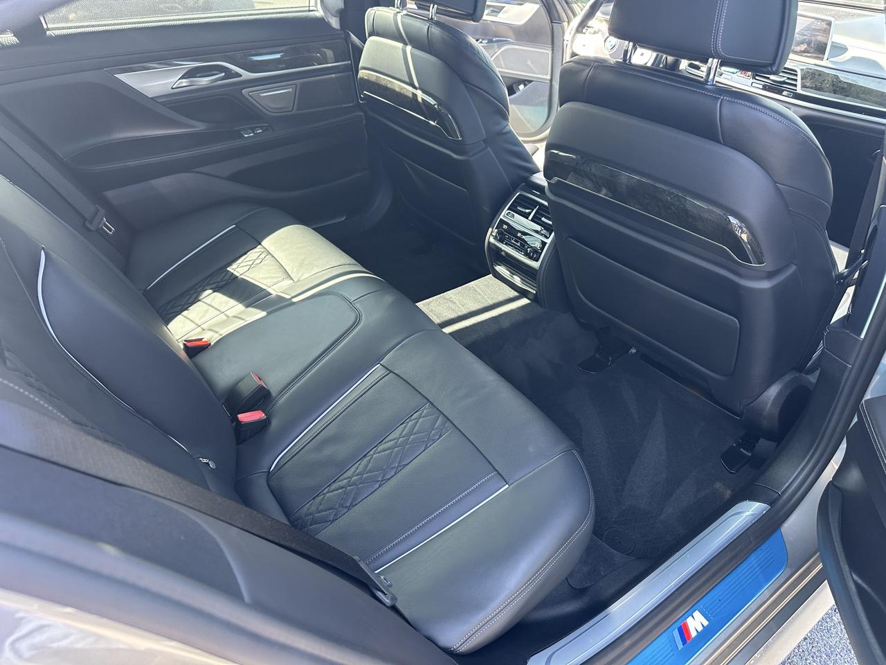 BMW 7 Series  2021