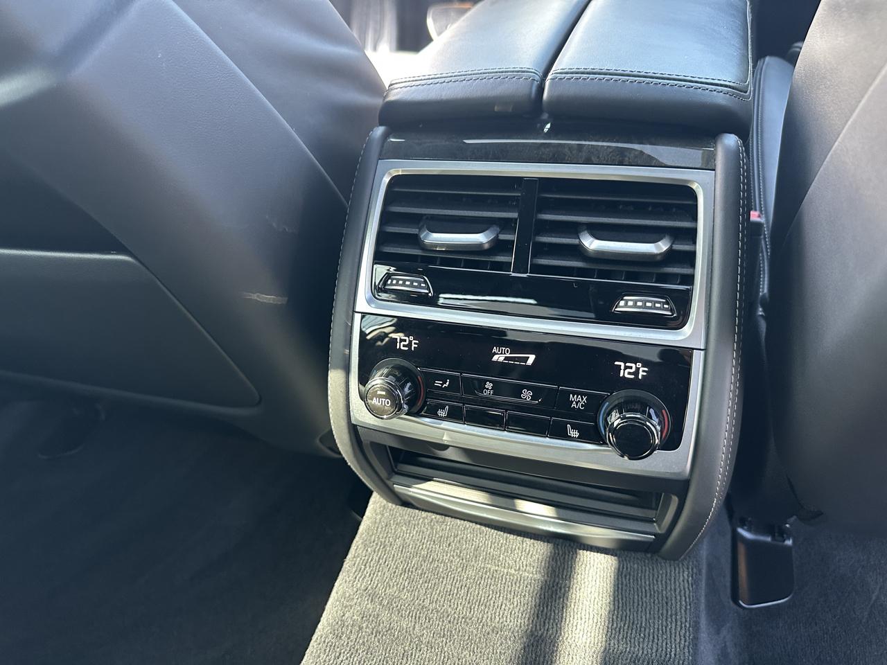 BMW 7 Series  2021