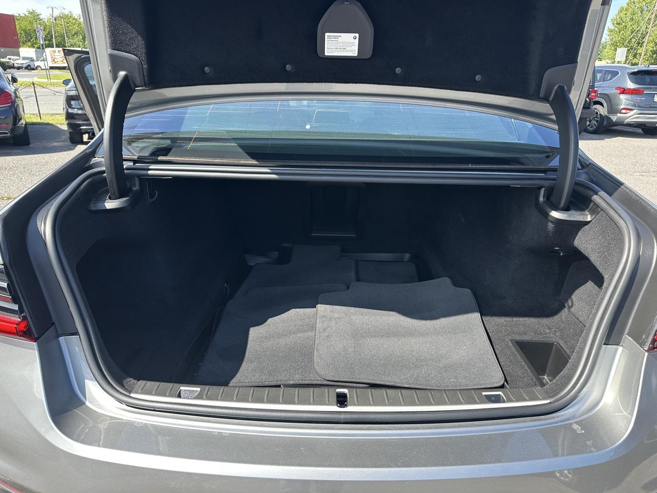 BMW 7 Series  2021