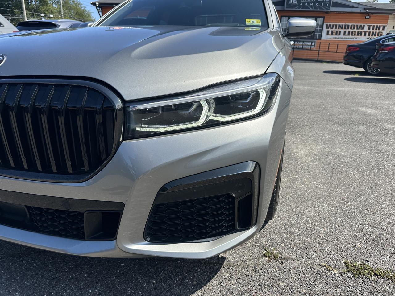 BMW 7 Series  2021