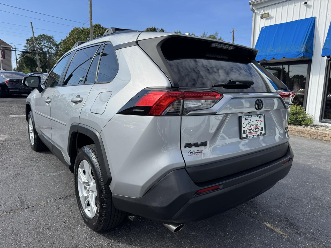 Toyota RAV4  2021
