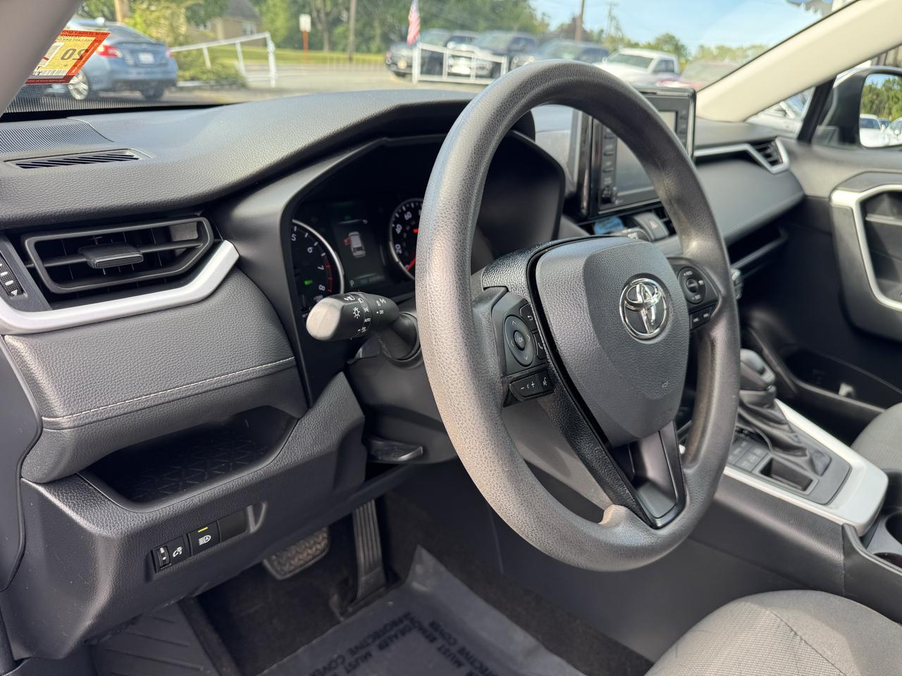 Toyota RAV4  2021