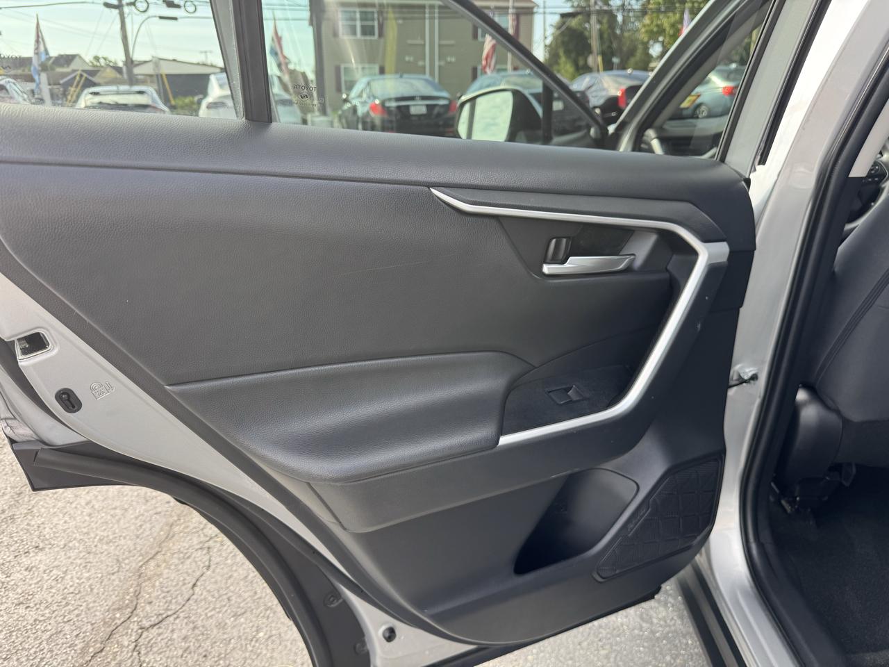 Toyota RAV4  2021
