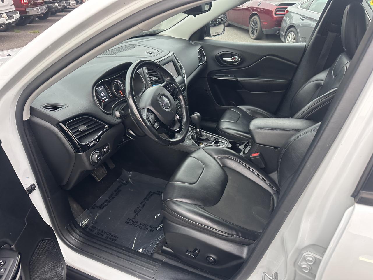 Jeep Cherokee  2021
