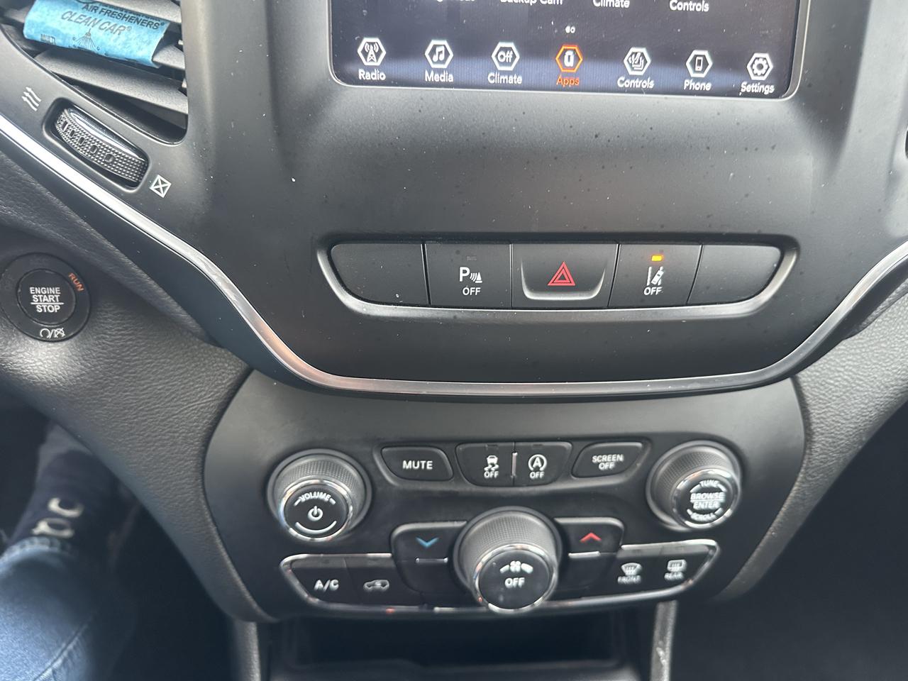 Jeep Cherokee  2021
