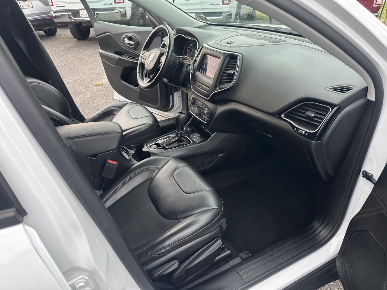 Jeep Cherokee  2021