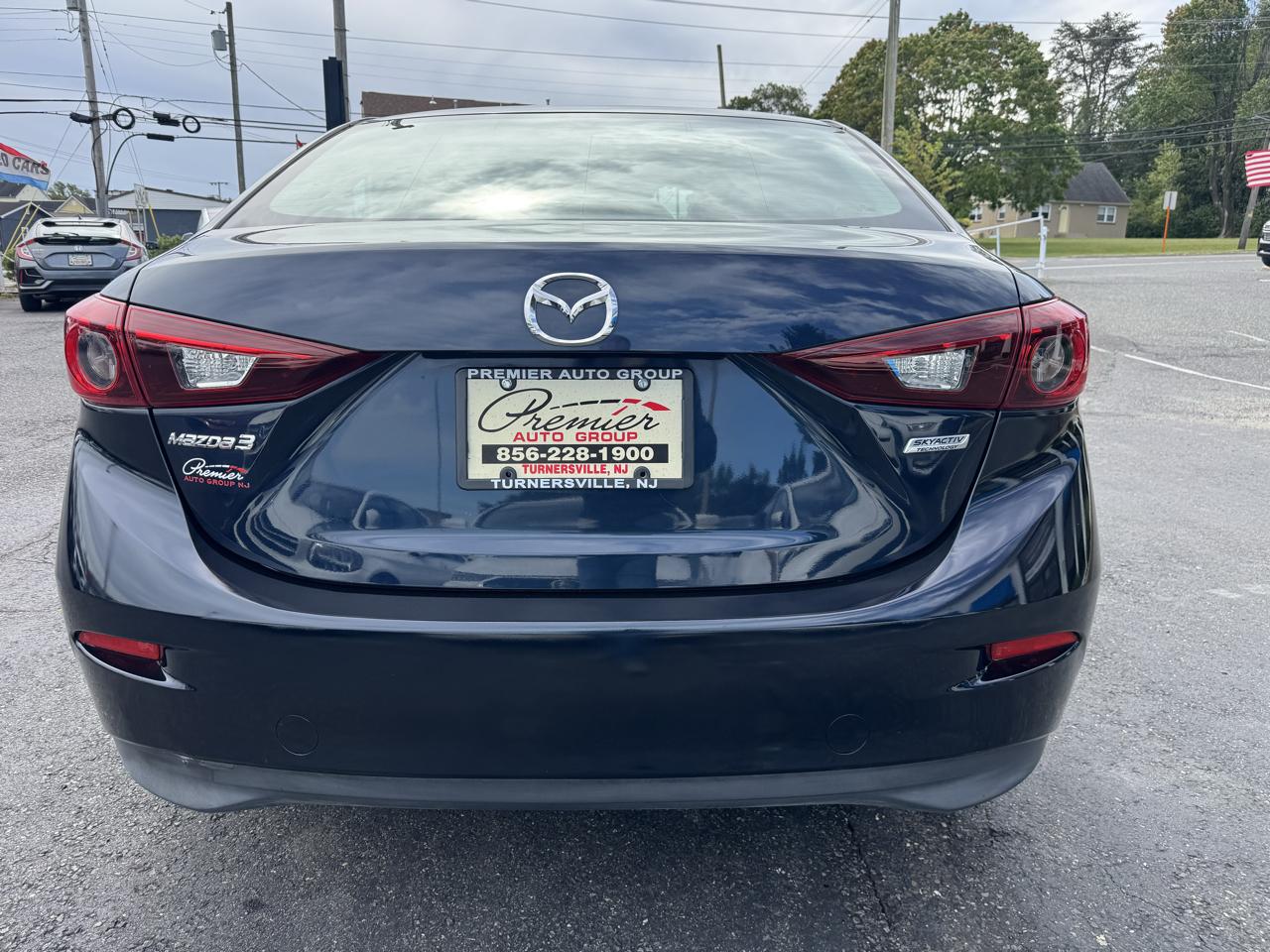Mazda MAZDA3  2015